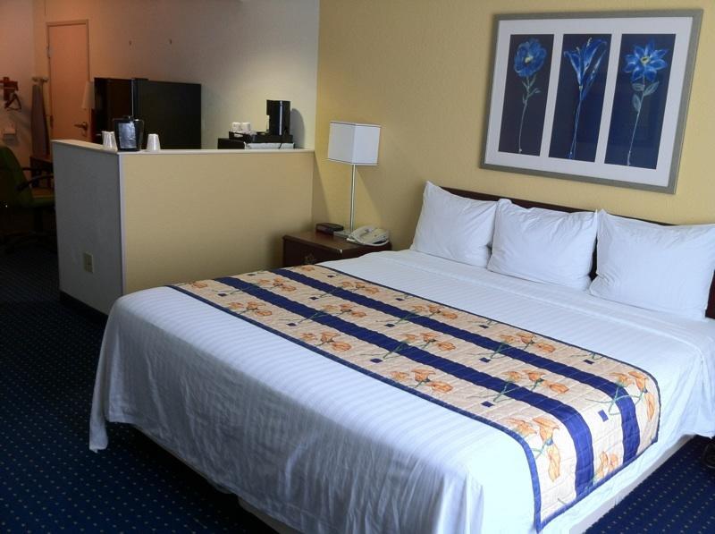 Studios And Suites 4 Less - Gum Road Chesapeake Phòng bức ảnh